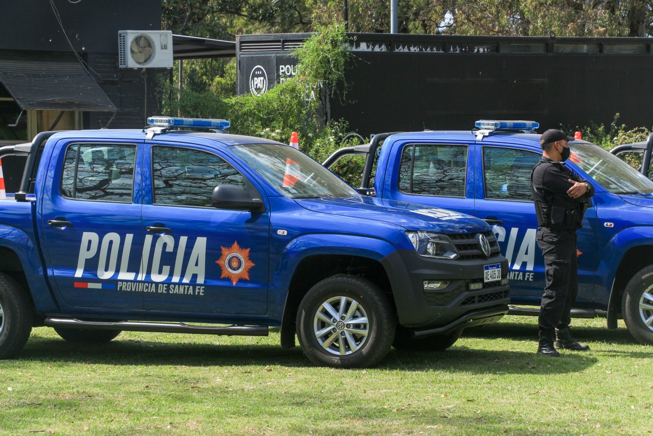 General López recibirá tres millones de pesos para reparar móviles policiales