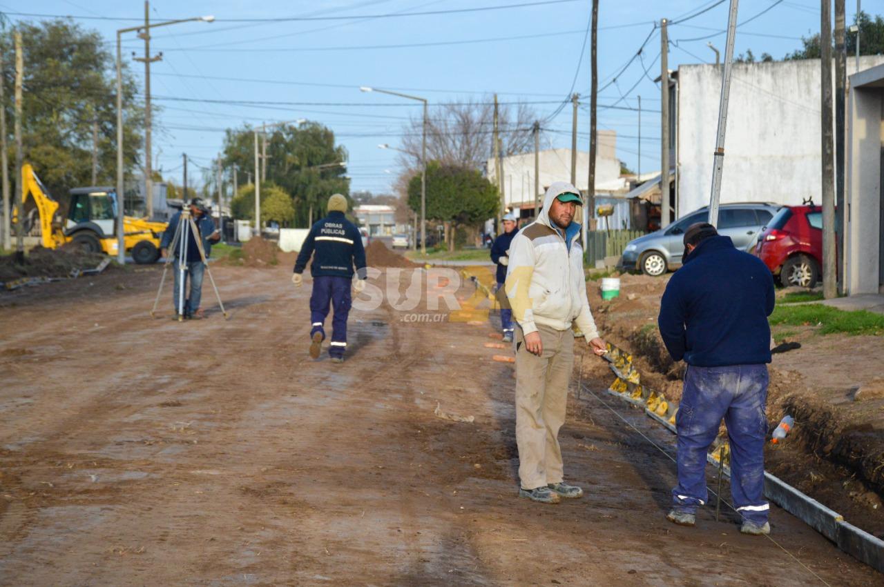 Los equipos municipales preparan el suelo para nuevas pavimentaciones 