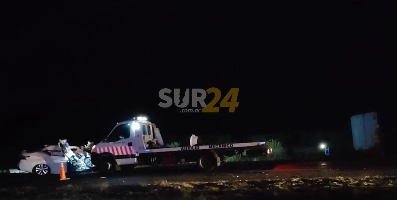 Fatal accidente en la autopista Rosario-Santa Fe entre un auto y un camión: al menos tres muertos