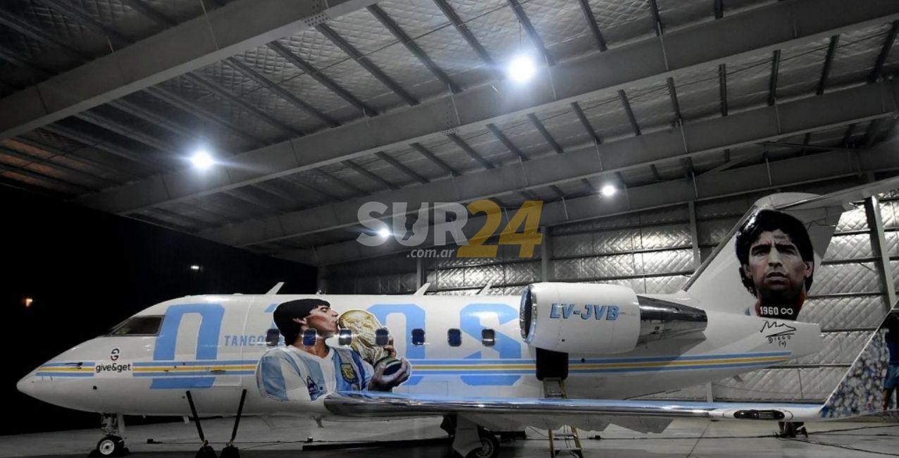 Cómo es el avión en homenaje a Diego Maradona que irá al Mundial de Qatar 2022