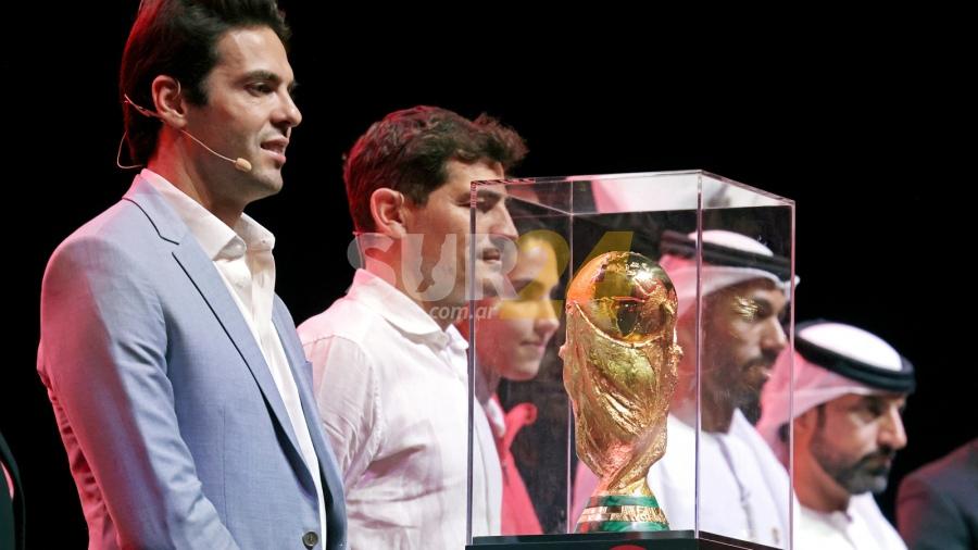 Casillas y Kaká encabezaron el lanzamiento de la gira de la Copa del Mundo