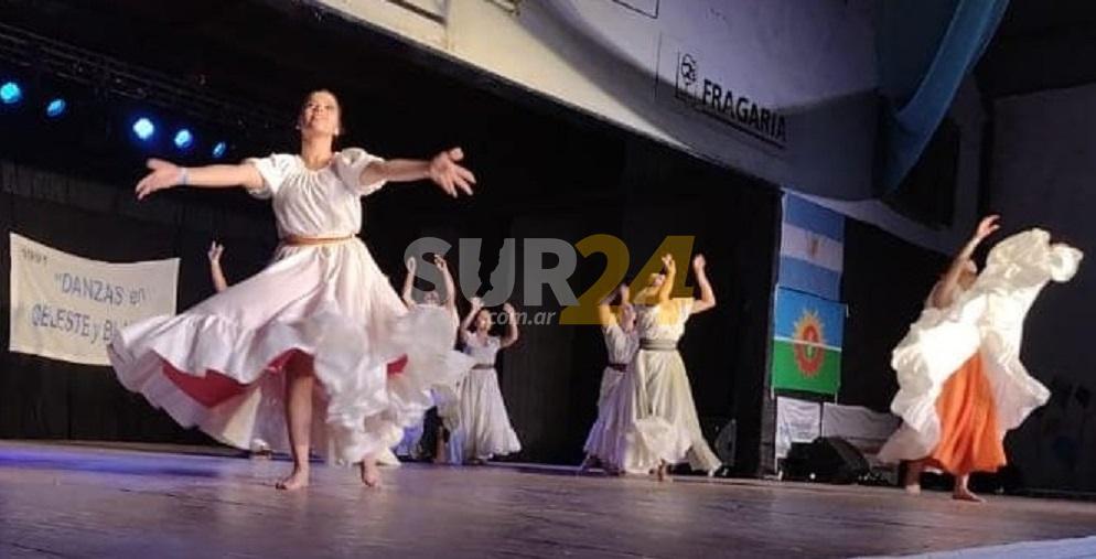 Villa Cañás: Celeste y Blanco celebró el 30º aniversario de su festival a pura danza y música