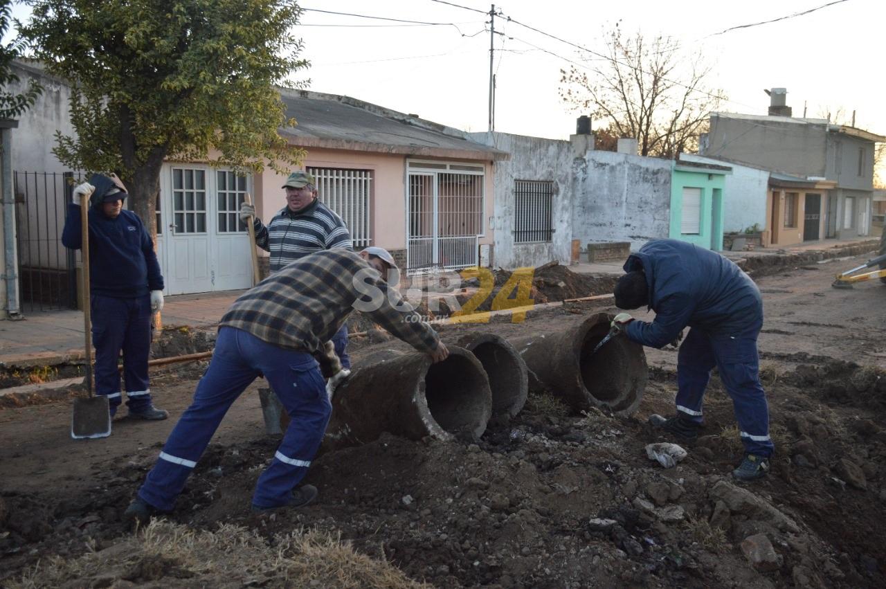Siguen los trabajos de arreglo de calles, pavimentación y mantenimiento de desagües en Venado