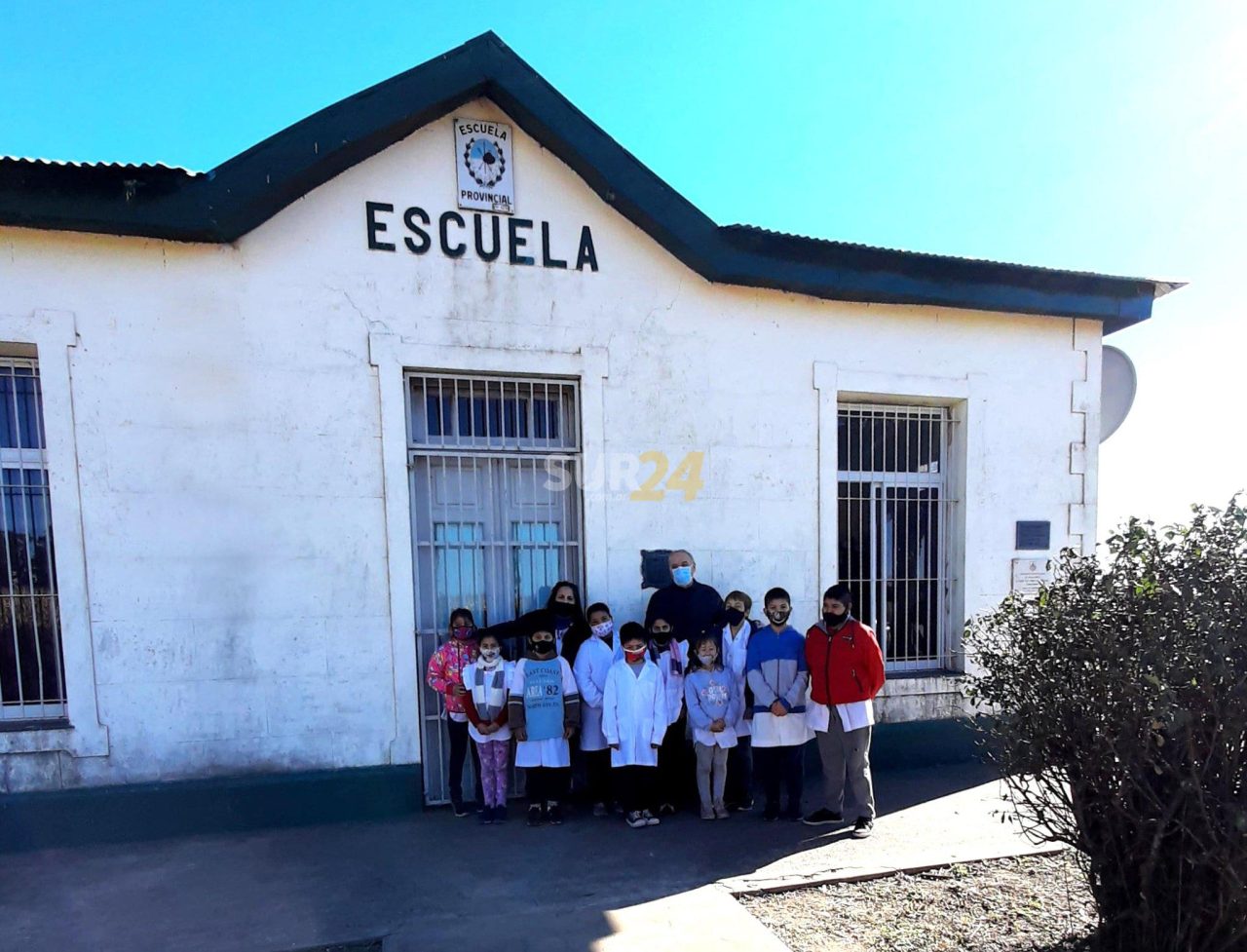 Villa Cañás: dotan de internet a la escuela de Campo Troffe