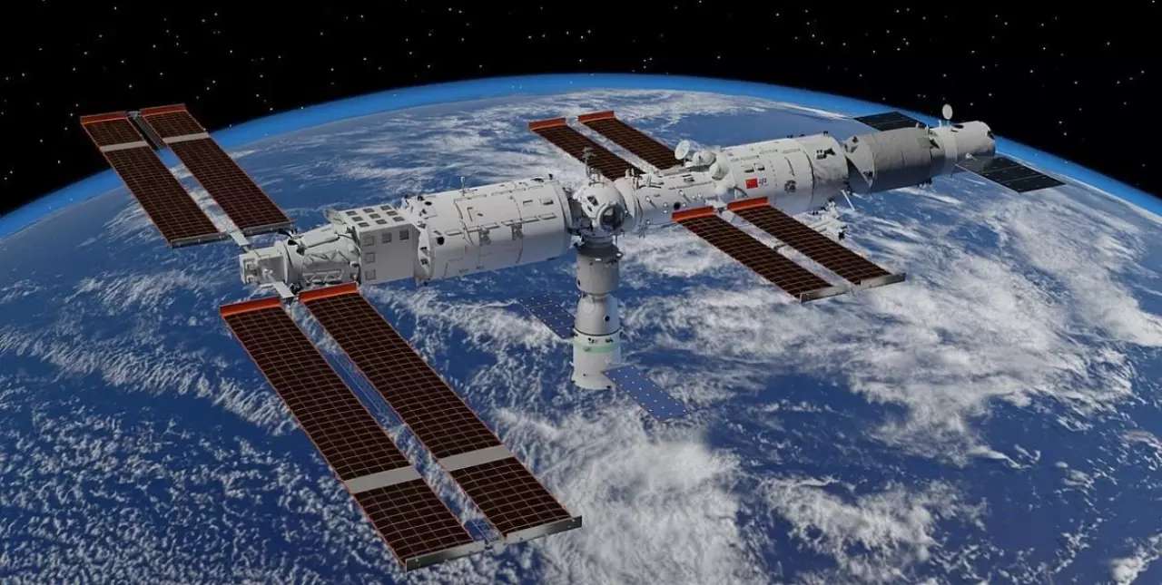 Astronautas entran en el nuevo módulo de la estación espacial de China por primera vez 
