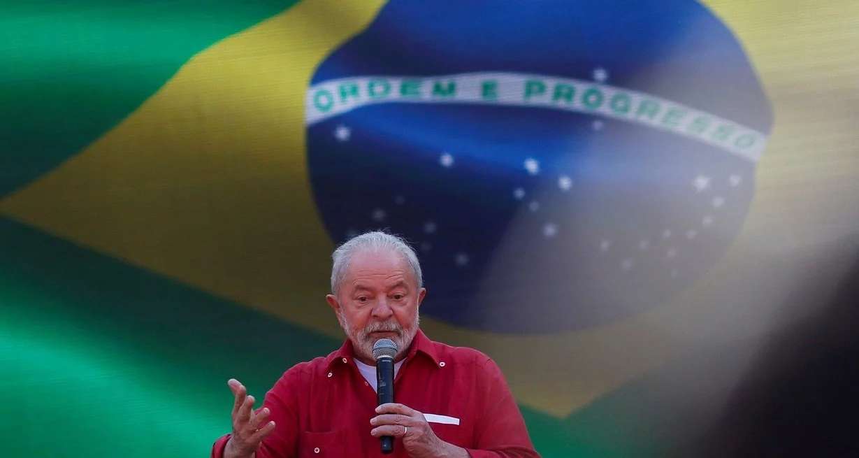Lula empieza a usar chaleco antibalas luego de ataque con explosivo casero en Río de Janeiro 