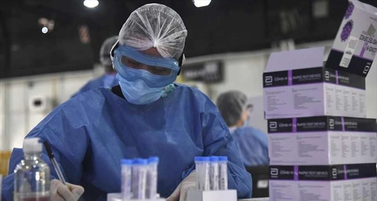 Argentina reportó 52.745 nuevos contagios de coronavirus, un 26% más que la semana pasada 