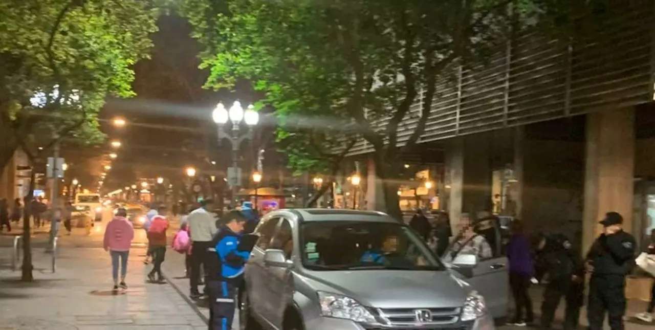 Manejaba ebrio por la peatonal Córdoba de Rosario y terminó detenido 
