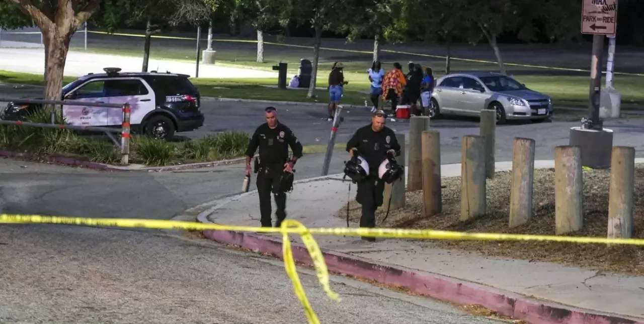 Un tiroteo deja al menos dos muertos y cinco heridos en Los Ángeles 