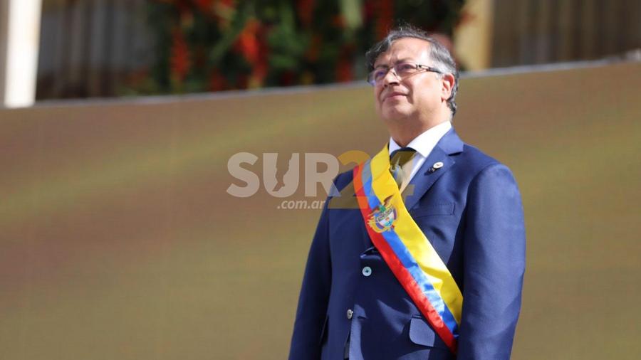 Asumió Petro, el primer presidente de izquierda de la historia de Colombia