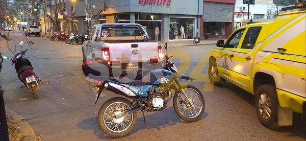Venado Tuerto: choque entre camioneta y moto en Belgrano y Maipú 