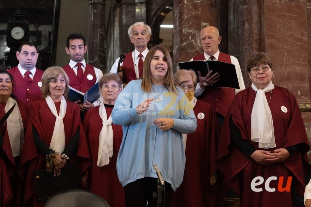 El coro comunal de María Teresa brilló en Rosario