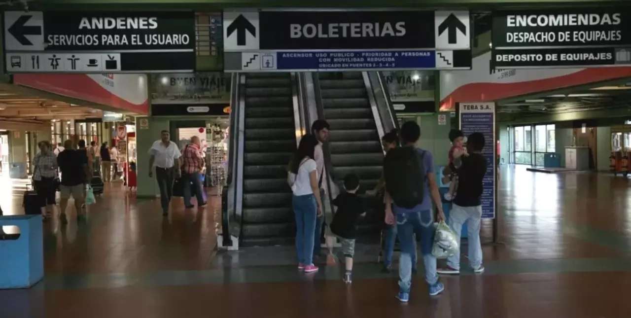 Por una amenaza de bomba, evacuaron la terminal de ómnibus de Retiro