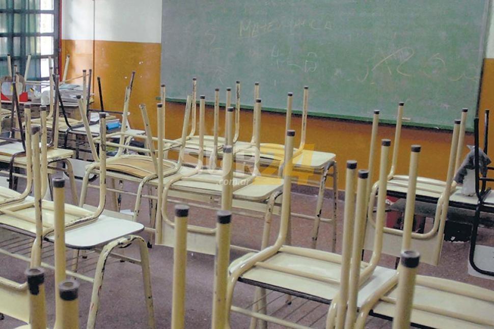 Crece la posibilidad de no empezar las clases en la provincia este lunes 26.