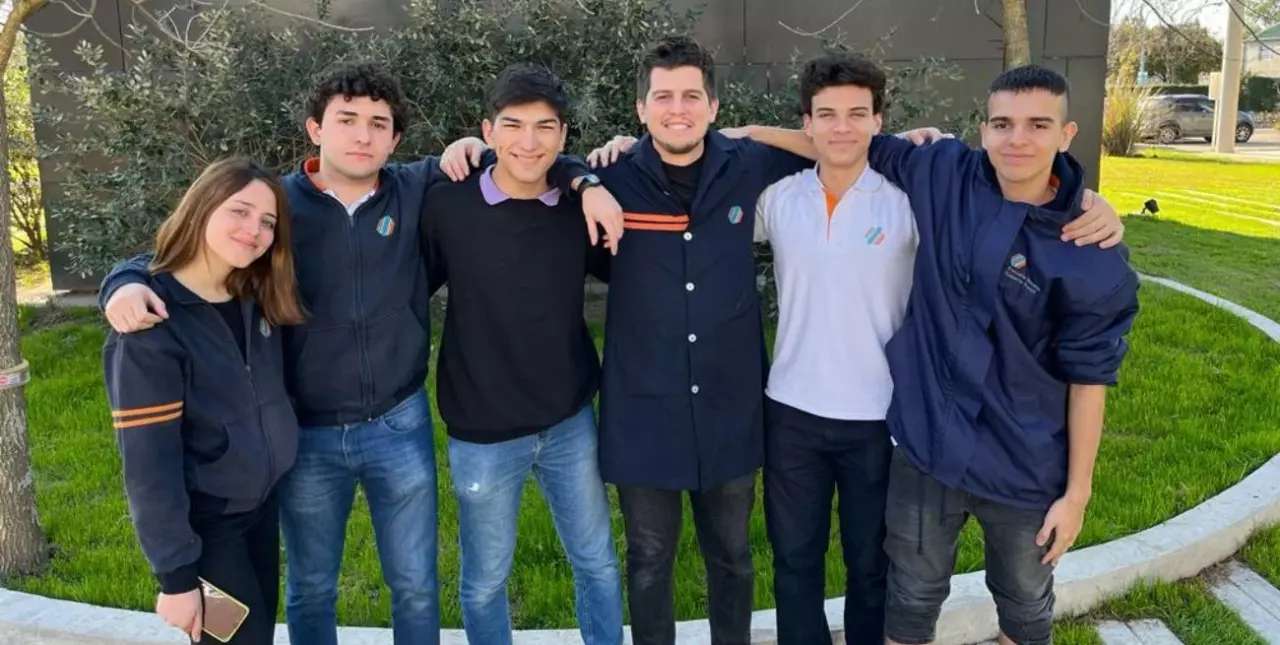 Cinco estudiantes secundarios representarán a Argentina en el Mundial de Robótica First Global Challenge