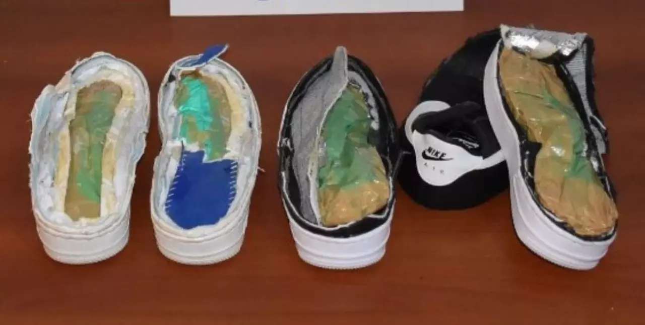 Un pasajero fue detenido con cocaína en las suelas de sus zapatillas