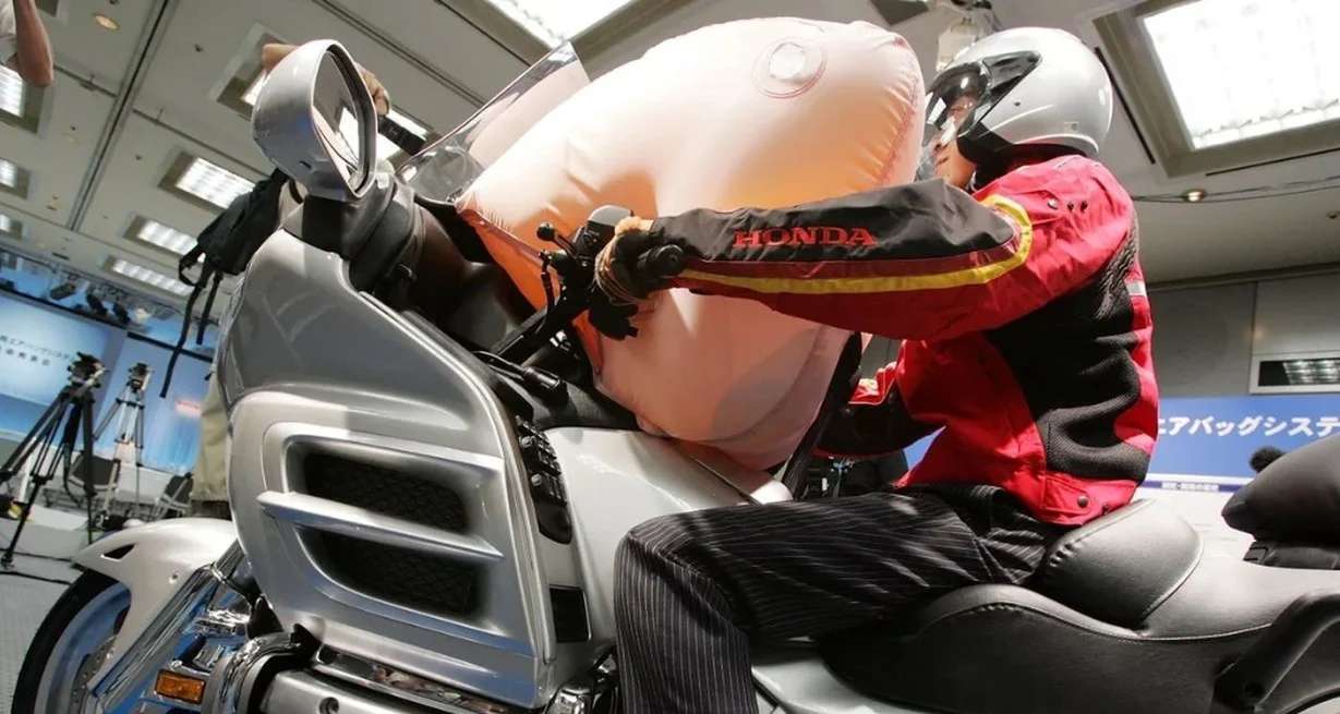 Ante el flagelo de las muertes sobre dos ruedas, en Santa Fe evalúan aplicar airbags para motos
