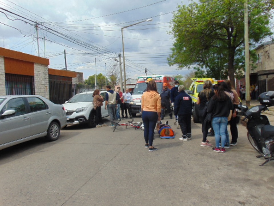 Venado Tuerto: ciclista lesionada al impactar contra la puerta abierta de un auto