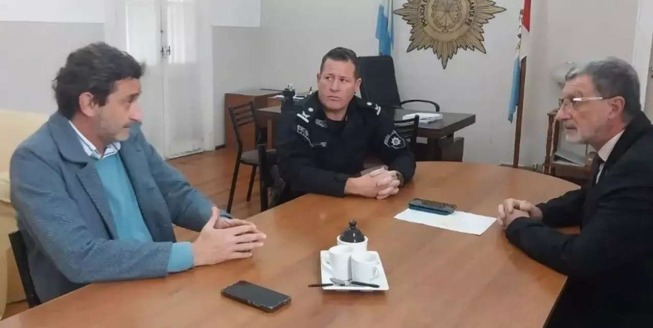 Balacera en Casilda: el ministro de Seguridad se reunió con el intendente y el jefe de policía