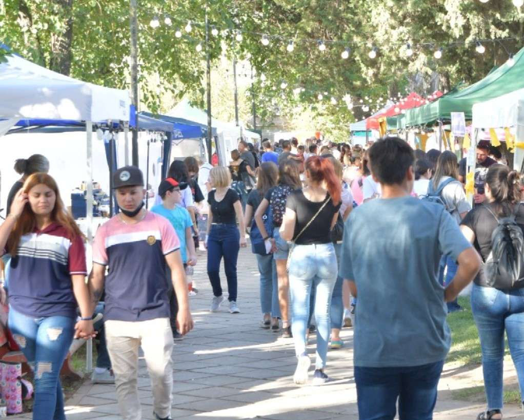 Paseo de la Ciudad: más de 120 emprendedores en plaza España