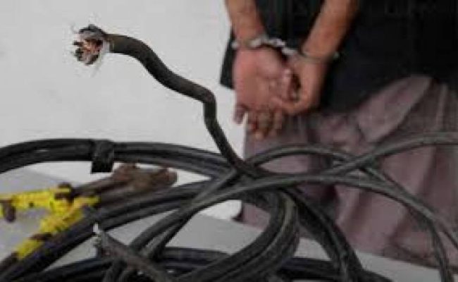 Venado Tuerto: joven demorado por robar cables subterráneos