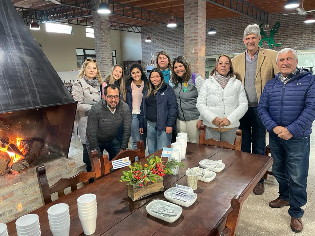 Visita de estudiantes uruguayos al Centro Agrotécnico Regional
