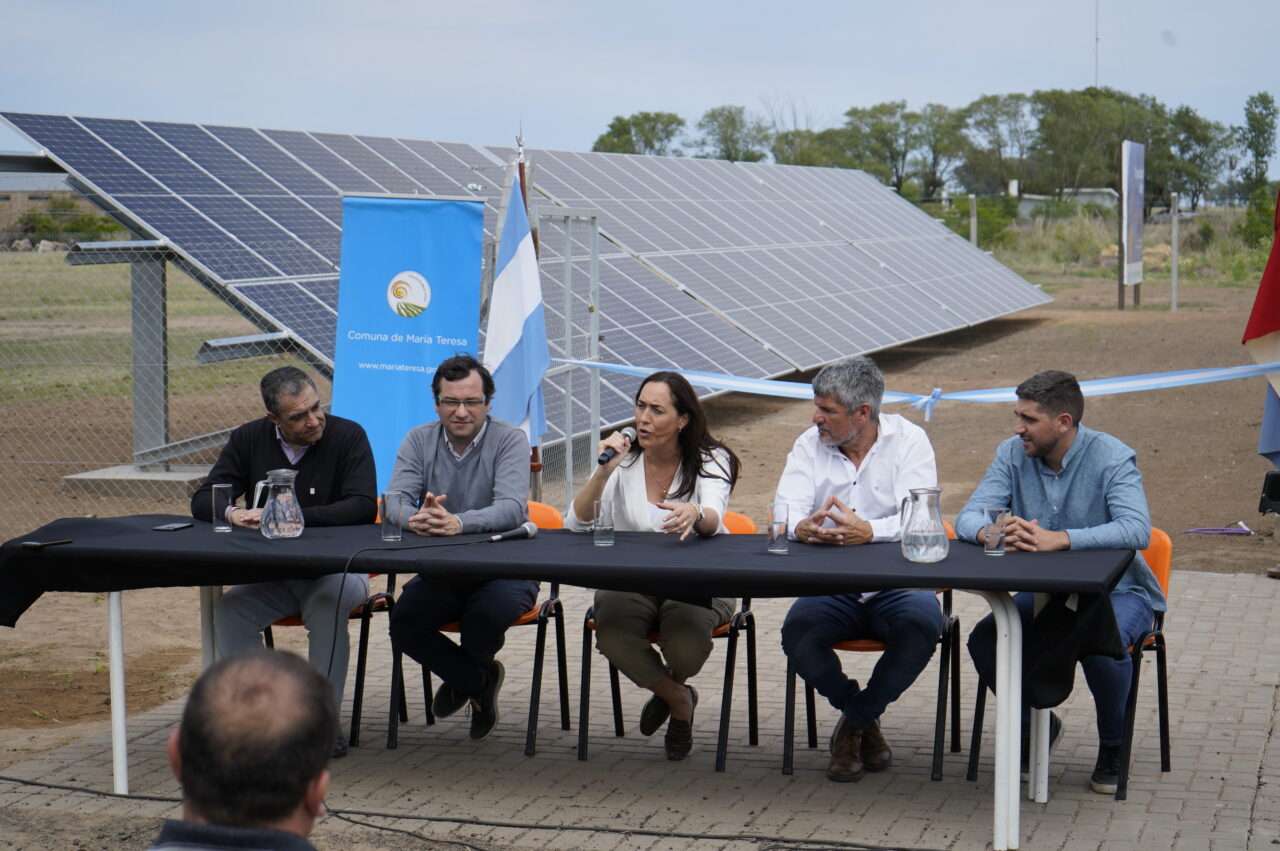 El Gobierno santafesino inauguró en María Teresa la primera Comunidad Solar de la provincia