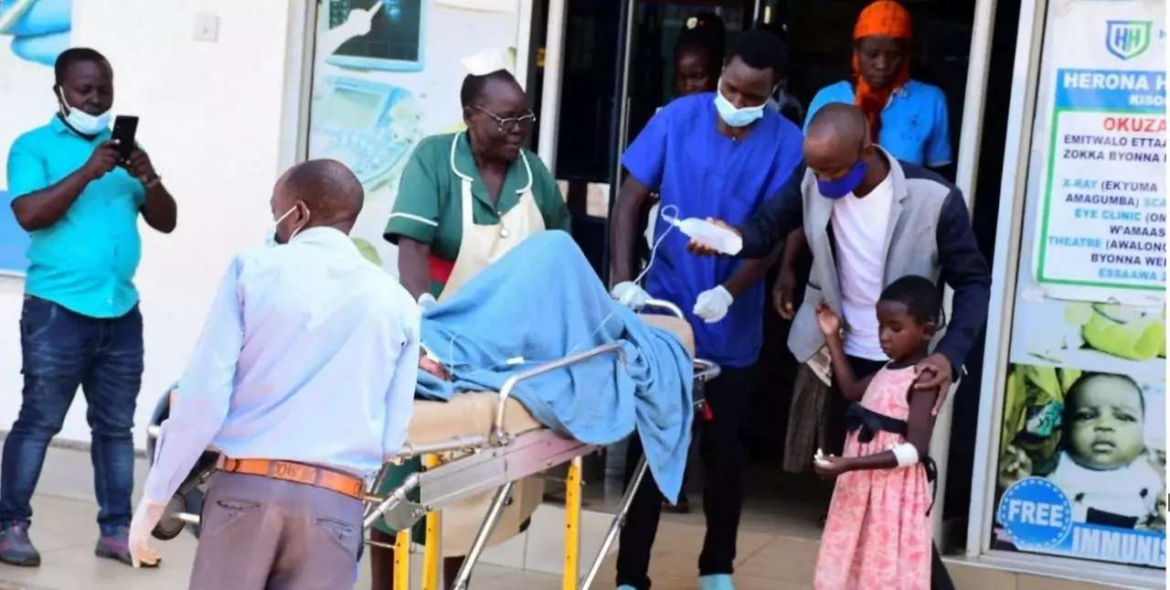Incendio en una escuela deja al menos 11 personas fallecidas en Uganda