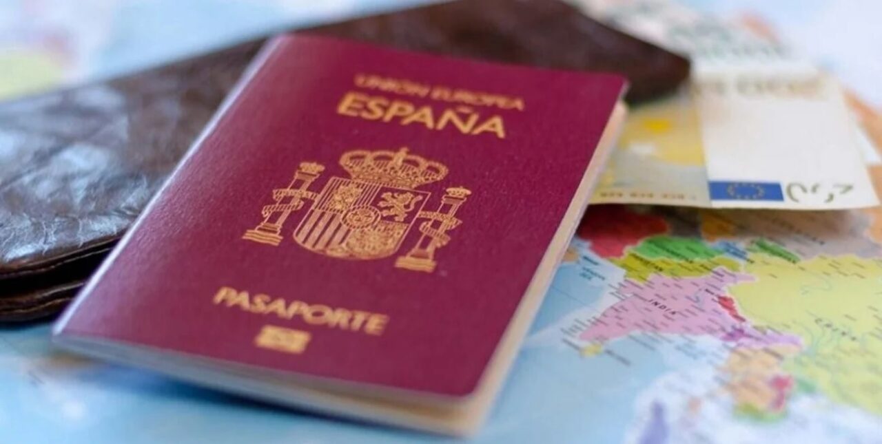 España aprobó la ley que facilita la obtención de la ciudadanía