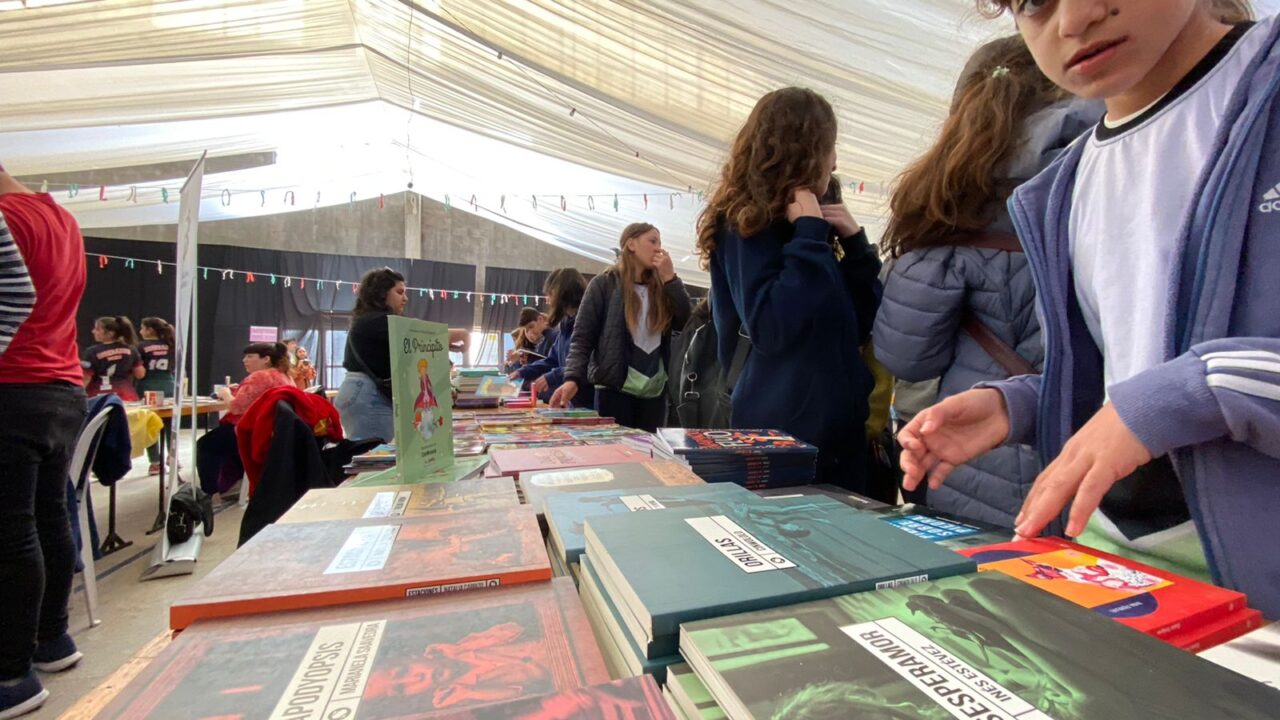 Una multitud disfrutó de la 1° Feria del Libro venadense