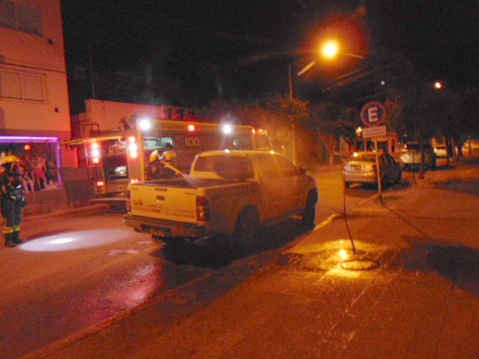 Venado Tuerto: detuvieron a un sujeto que prendió fuego una pick up