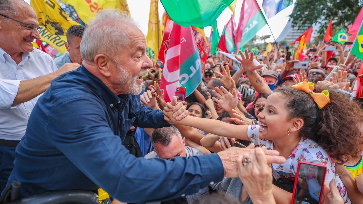 Brasil: Lula dijo que si gana este domingo liderará un proceso de reconciliación