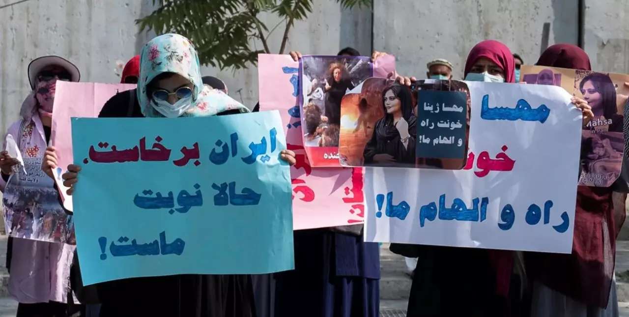 Las represiones en Irán por los derechos de las mujeres suman 326 muertos