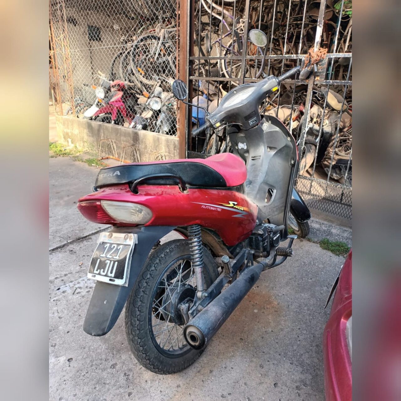 Venado Tuerto: la policía trasladó una moto abandonada en la vía pública  