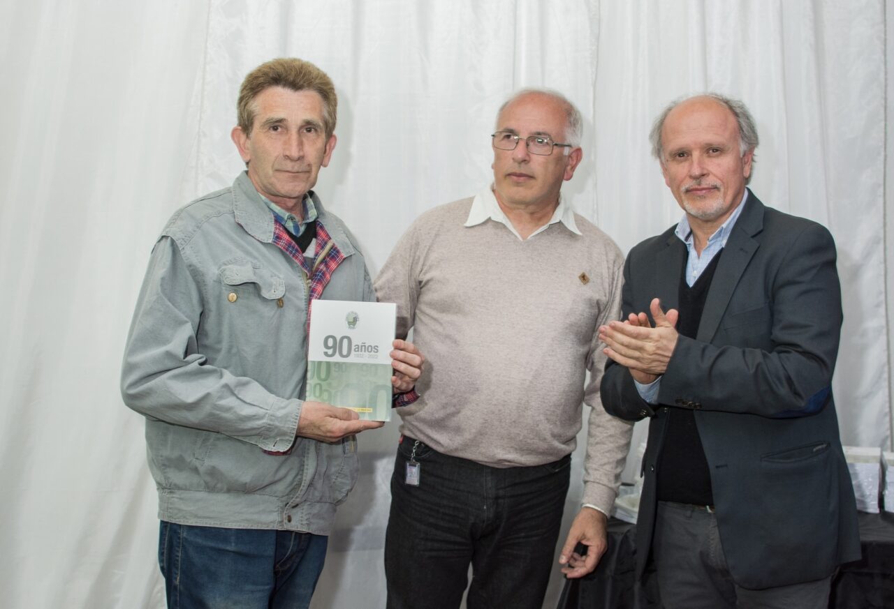 El rufinense Mario Racca presentó su libro “90 años del Concejo Deliberante”