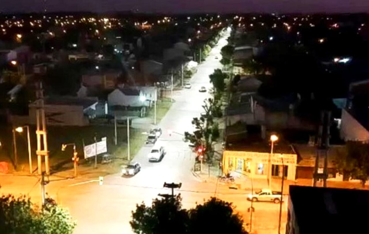 El Gobierno Municipal y la Cooperativa Eléctrica inauguraron la iluminación led de calle Chaco