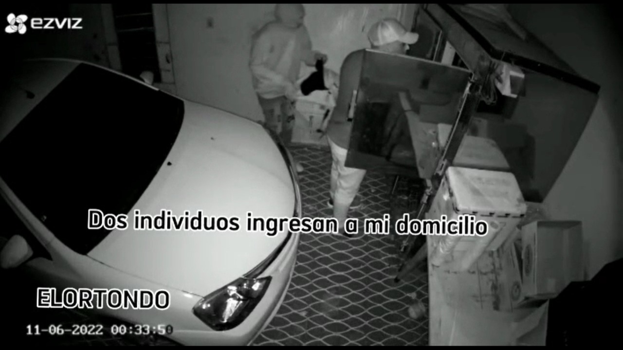 Video: padre e hijo imputados tras ser filmados robando mercadería de una casa céntrica de Elortondo 