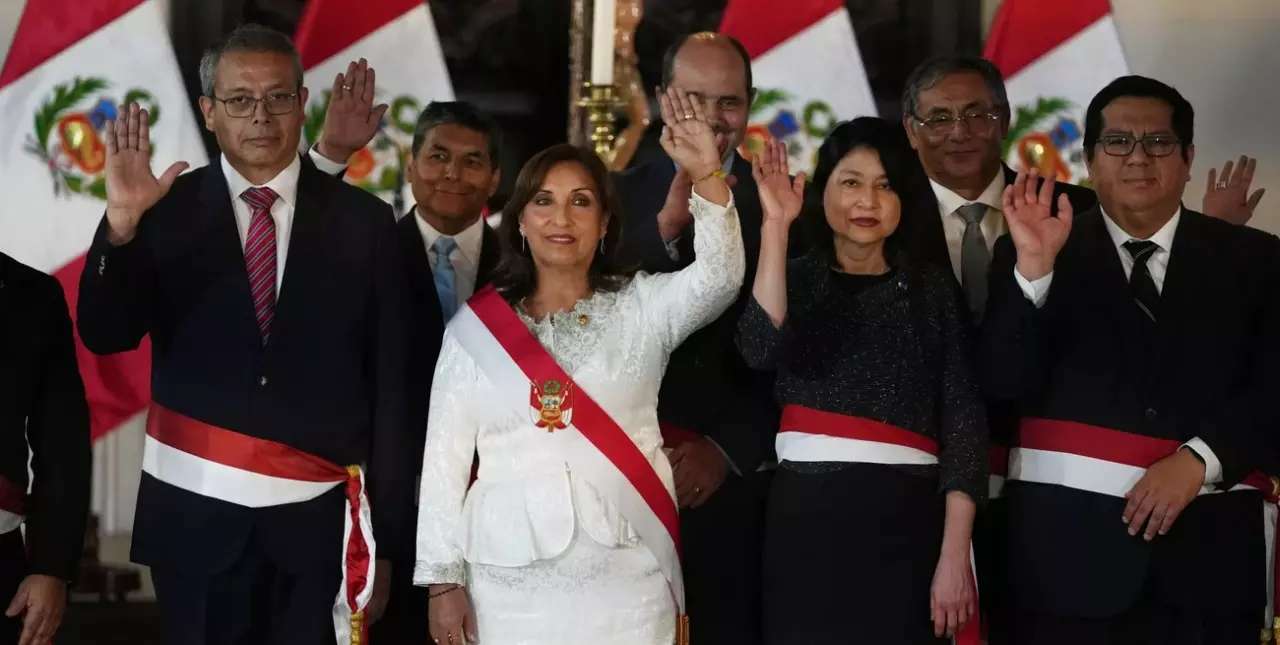 La presidenta Boluarte propone adelantar las elecciones en Perú para abril de 2024