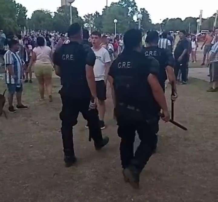 Incidentes en Firmat tras el partido de Argentina-Francia