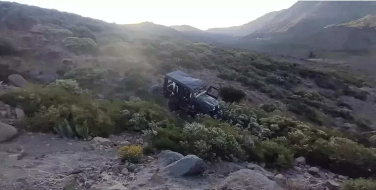 Neuquén: murió aplastado por un jeep tras desbarrancar y caer desde 60 metros de altura