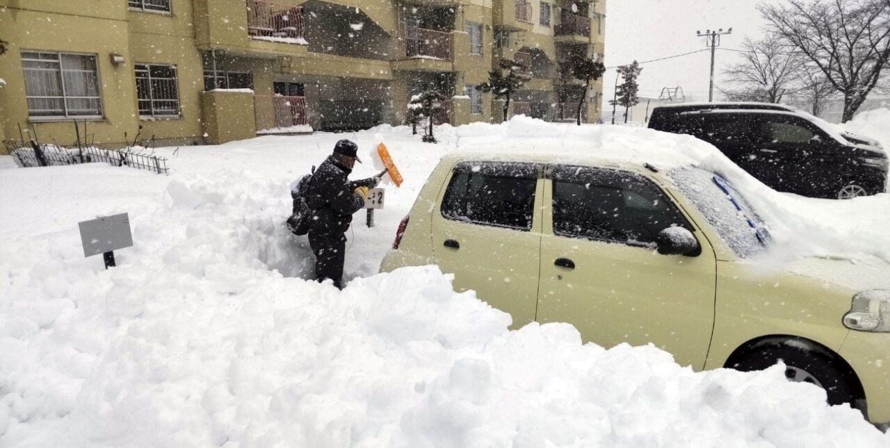 Japón: 17 muertos y mas de 90 heridos por las fuertes nevadas