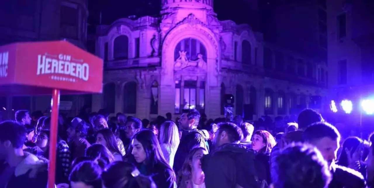 Rosario: llega la quinta edición de la ‘Noche de Peatonales’ con formato extendido