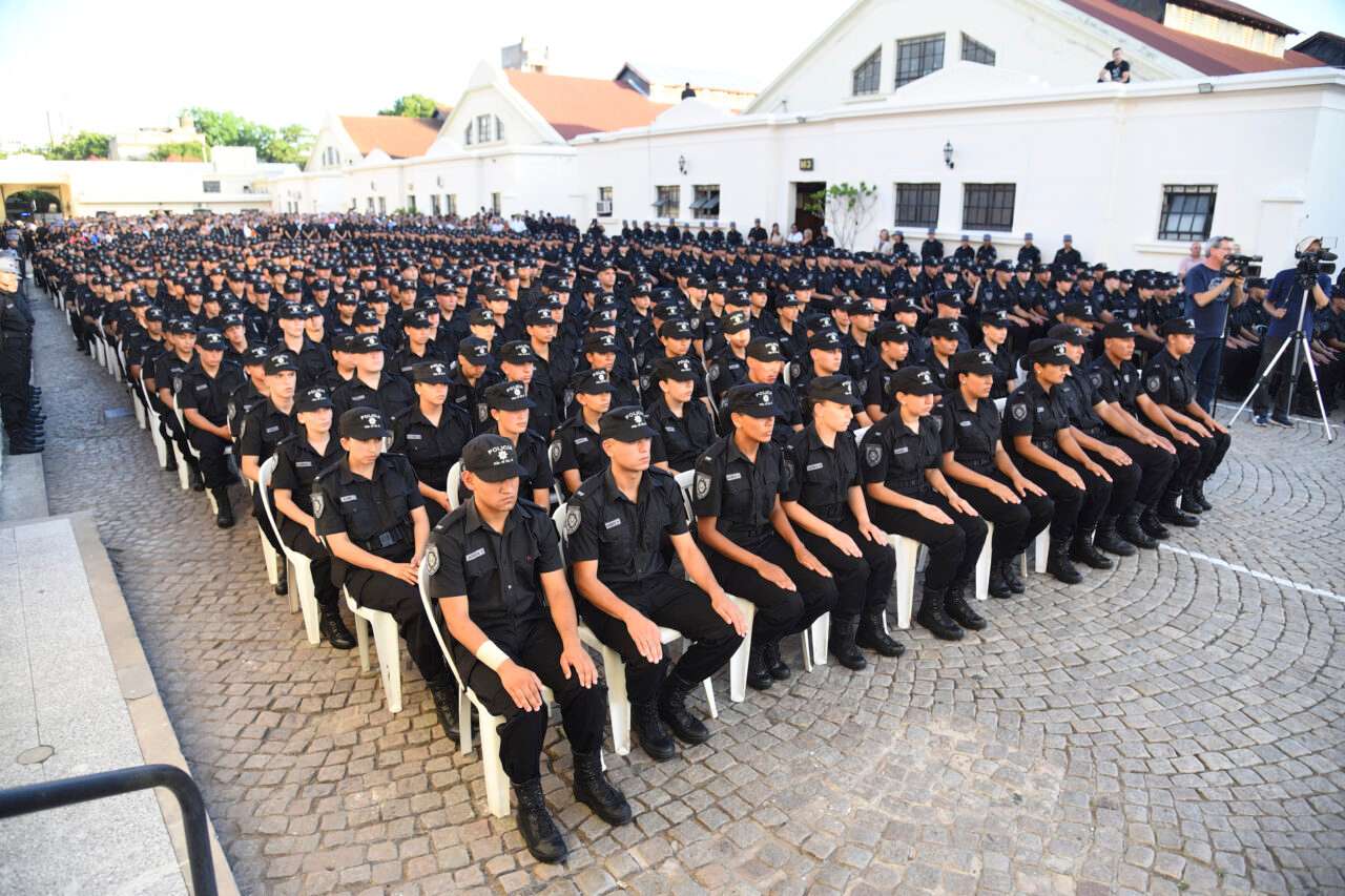 Egresaron 741 cadetes de la escuela de policía de Rosario