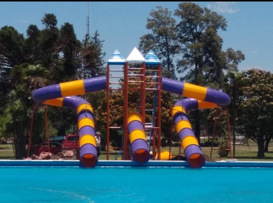 Rufino: nuevo juego acuático para la pileta del Parque