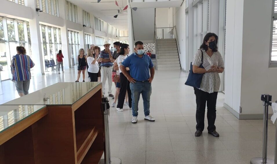 Se retomó la vacunación contra el Covid en el Hospital Gutiérrez
