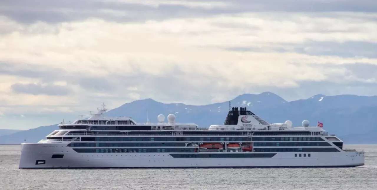 Una turista falleció en un crucero cuando una ola gigante impactó contra el barco