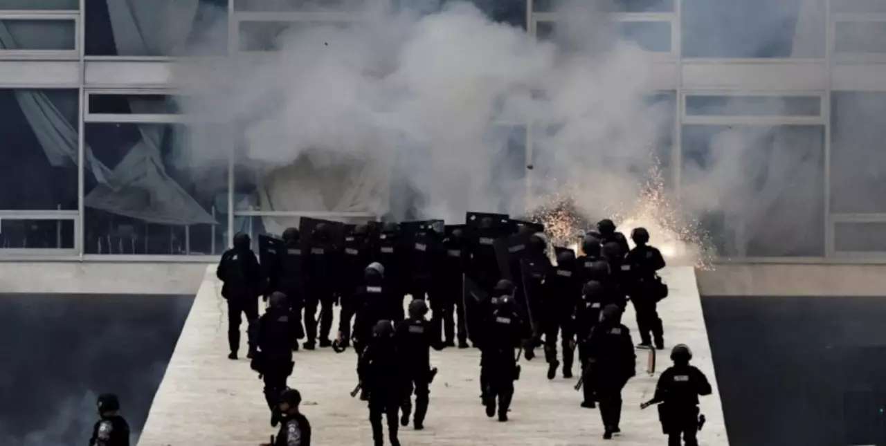 Brasil: investigan quién estuvo a cargo de los disturbios y suspenden cuentas que se manifiestan a favor del ataque