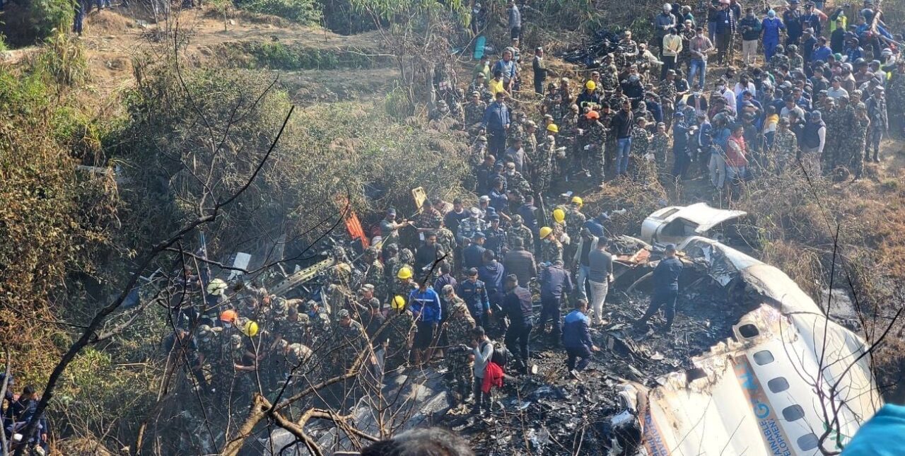 Tragedia aérea en Nepal: había un argentino entre los pasajeros del avión siniestrado