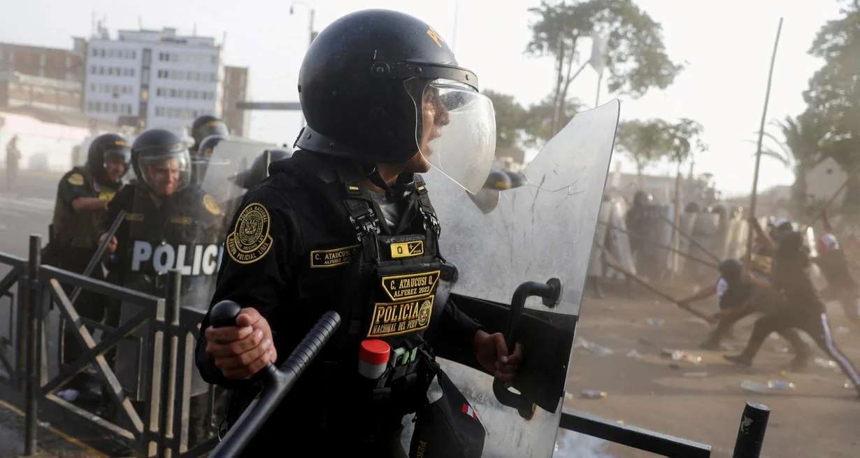 Perú: ascienden a 54 los muertos en medio de intensas protestas