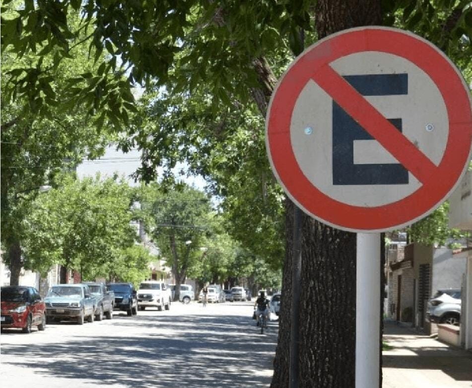 Vuelve a regir el estacionamiento en mano única en avenida España